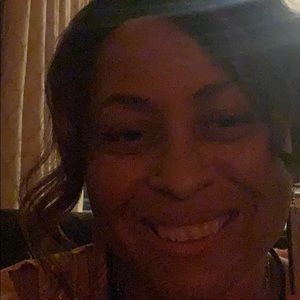 Meet your Posher, Carine